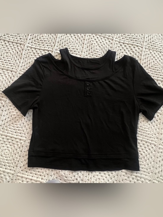 HALARA Tops - Halara Black Soft Lightweight Crop Top Sz M